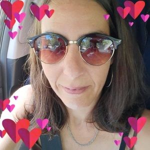 Meet your Posher, Marie-claude